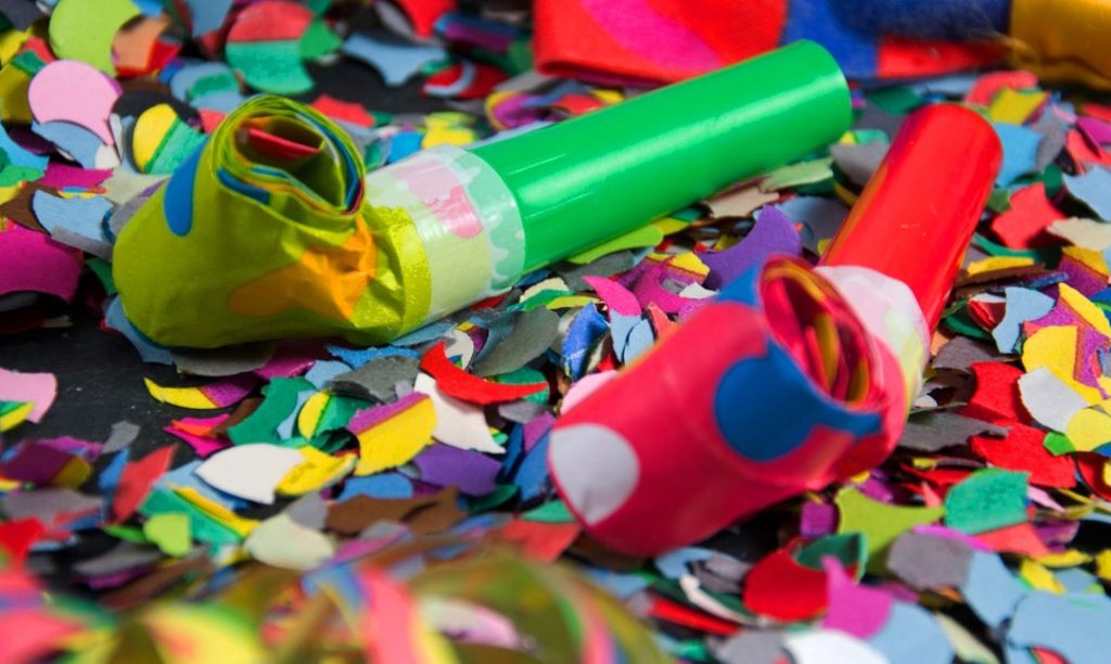 Unsere designierte Kessenixe Severine I. übt schon einmal Aloha und Alaaf&nbsp;🧜‍♀️