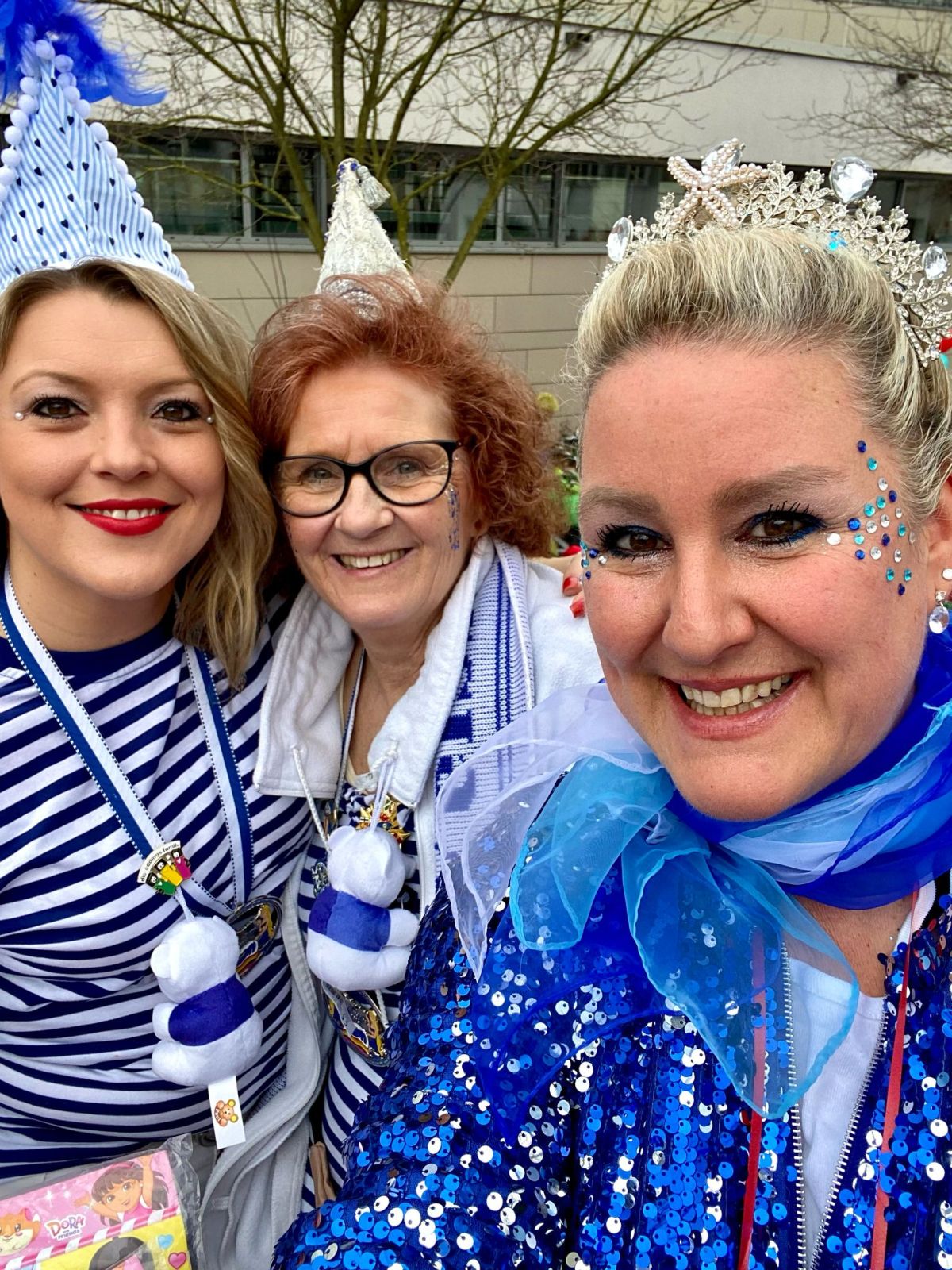 Der Kessenicher Zoch 2025 – ein rauschendes Fest in weiß-blau und&nbsp;bunt